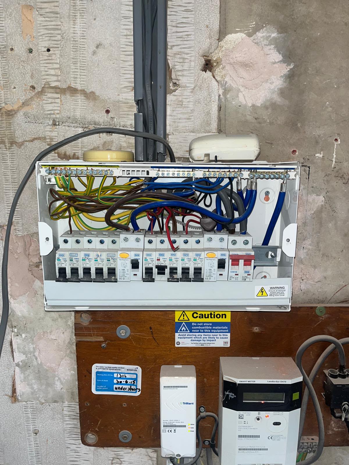 Old consumer unit before upgrade